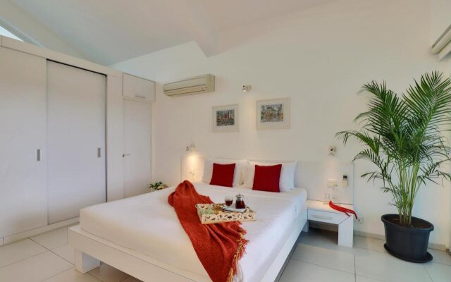 Elivaas Risaia - Luxurious 4BHK Villa with Private Pool