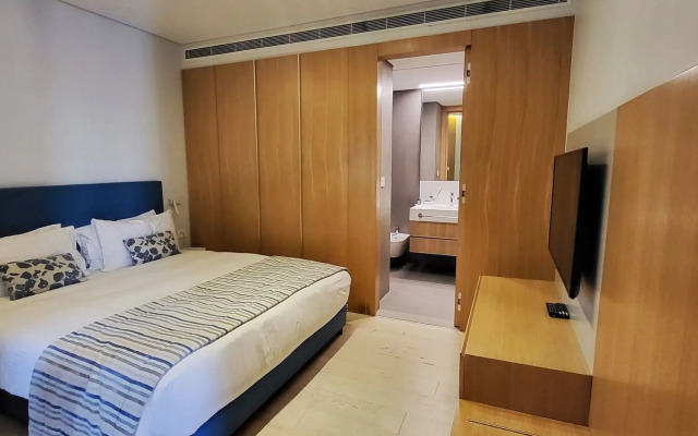 Monot Suites
