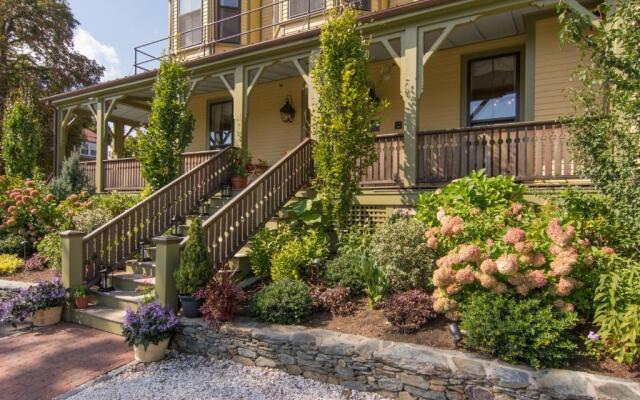 Cliffside Inn