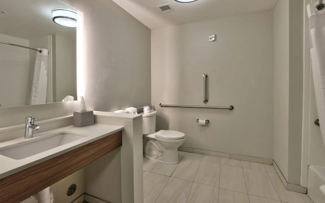 Holiday Inn Express and Suites Broomfield by IHG