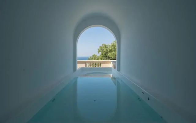 Miyue Roman Holiday Bubble Pool hotel