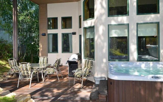 Meadow Brook Chalet