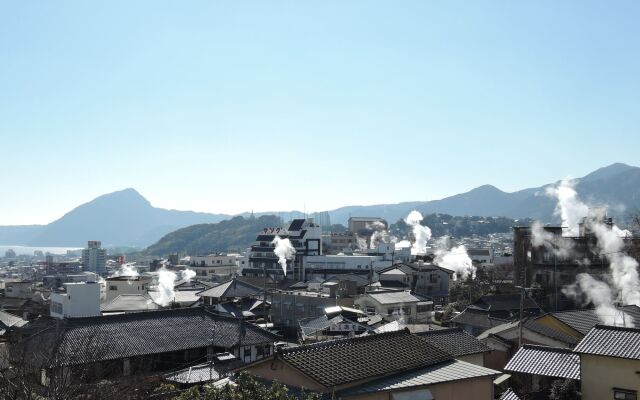 Beppu Yukemuri-no-oka Youth Hostel