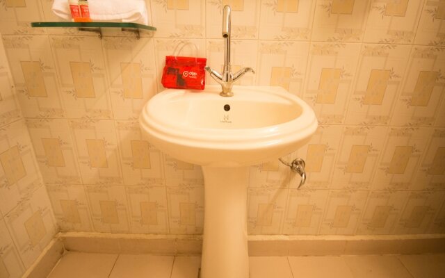 OYO 2046 President Hotel