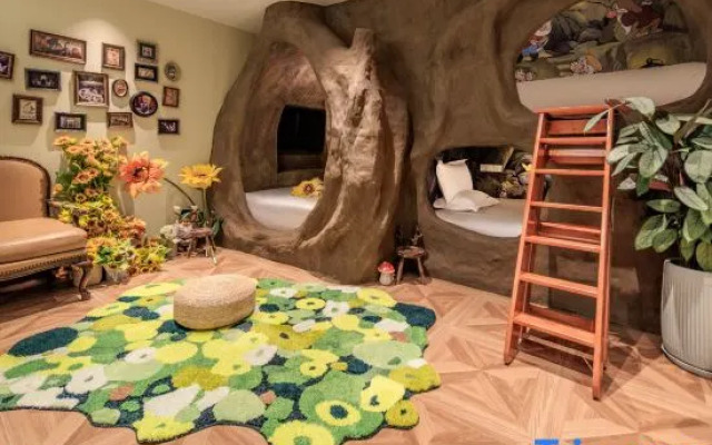 Pick up the moon parent-child hotel