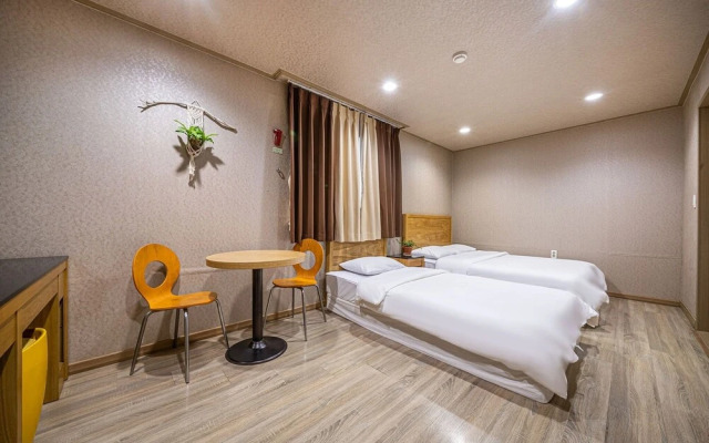 Seogwipo (Seongsan) Beach Hotel