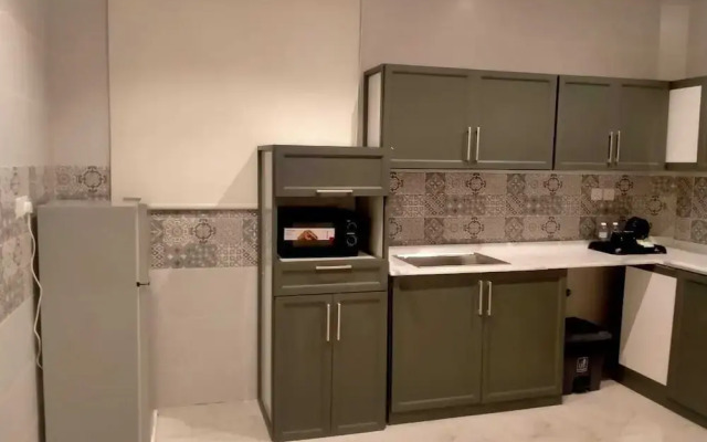 Holiday Plus Mishrifah Apartments