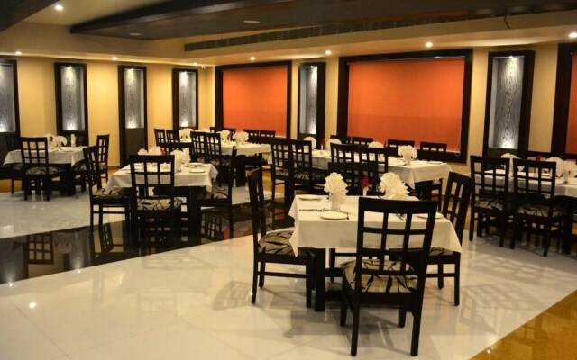 Hotel East West