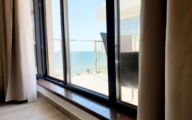 Seaview studio plus PP at Beach Residence