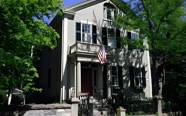 Delano Homestead Bed & Breakfast