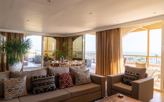 Fort Arabesque The West Bay