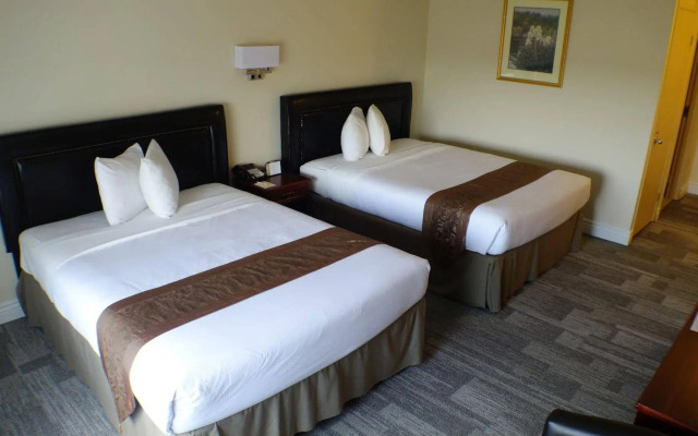 The Peninsula Inn