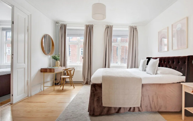 Sanders Stage - Chic 3-bdr Apt Near Nyhavn