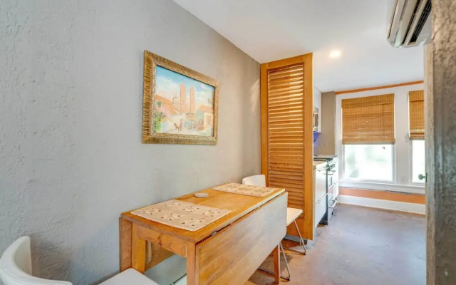 4 Mi to Dtwn: Pet-friendly Austin Studio