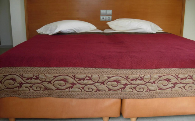 Philippos Studios & Apartments