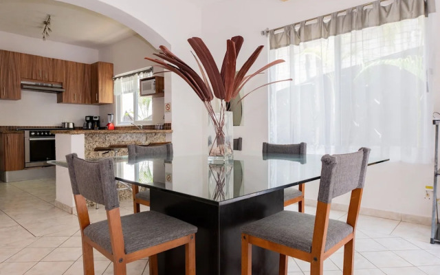 Casa Quetzali 4 Bedroom Home by RedAwning