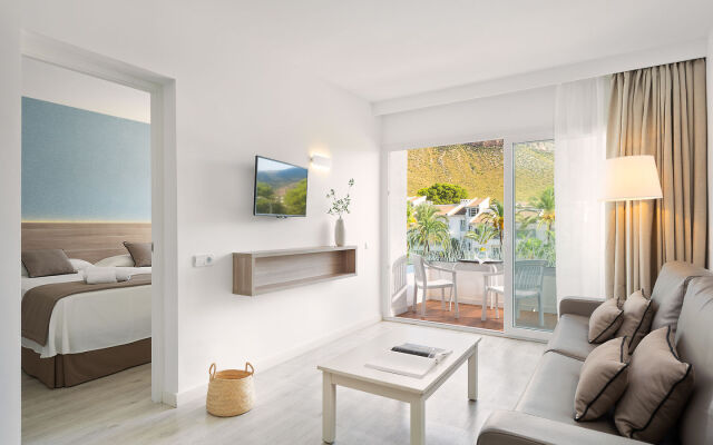 Puerto Azul Suite Hotel