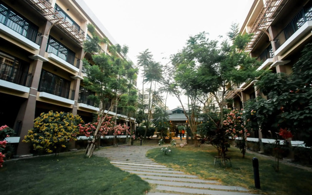 Summer Tree Hotel