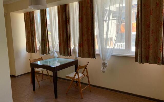 Apartment on Rybzavodskaya 75