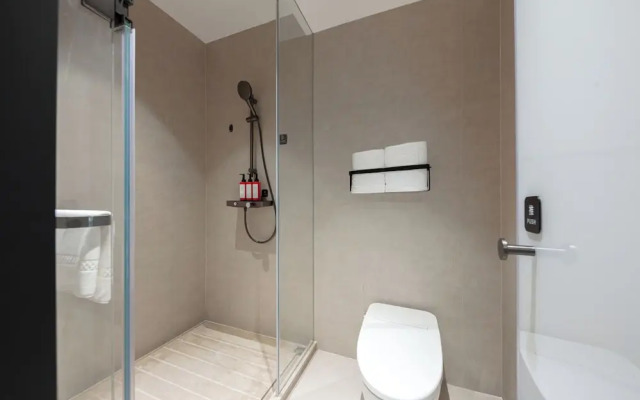 Pudong Airport  Light Residence Hotel