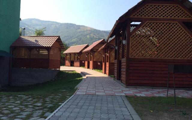Dream Hostel Carpathians Rakhiv