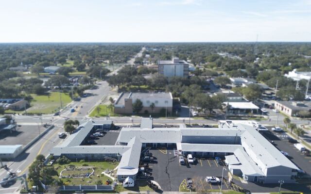 Sunrise Inn by OYO Titusville FL