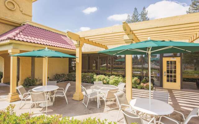 Howard Johnson by Wyndham Sacramento Downtown