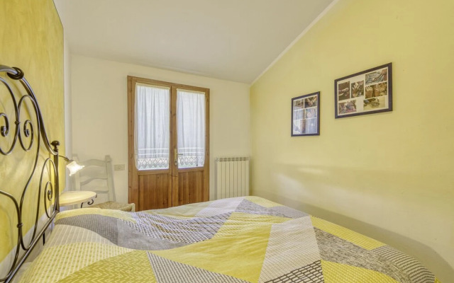 Mustard apt With Shared Pool