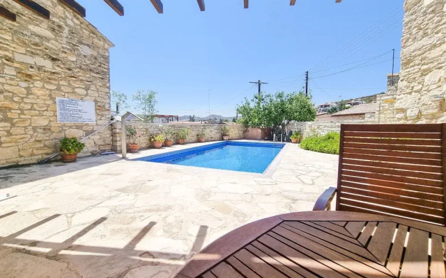 Skarinou Village Poolside Escape Studio