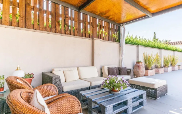 Fantastic Holiday Home in St Pere Pescador Spain With Pool - фото 2