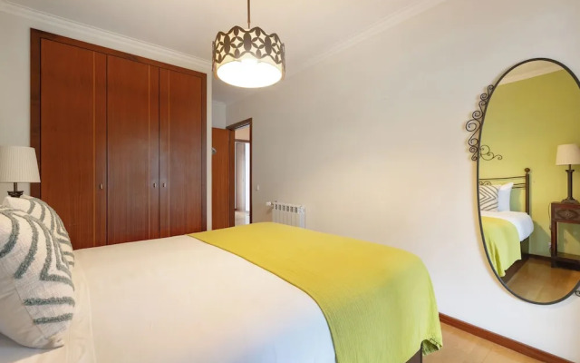 Espinho Retreat with Balcony
