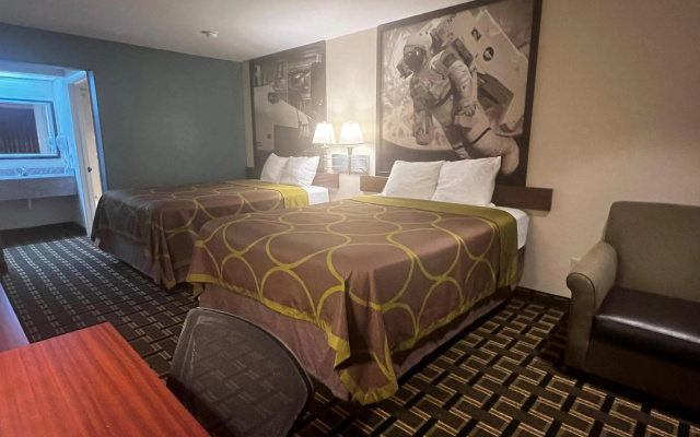 Super 8 By Wyndham Baytown