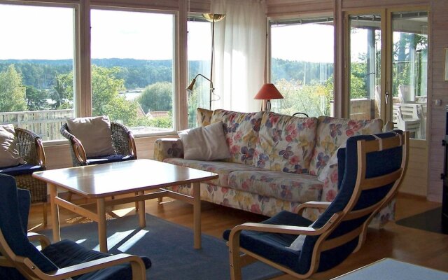8 Person Holiday Home in Tanumshede