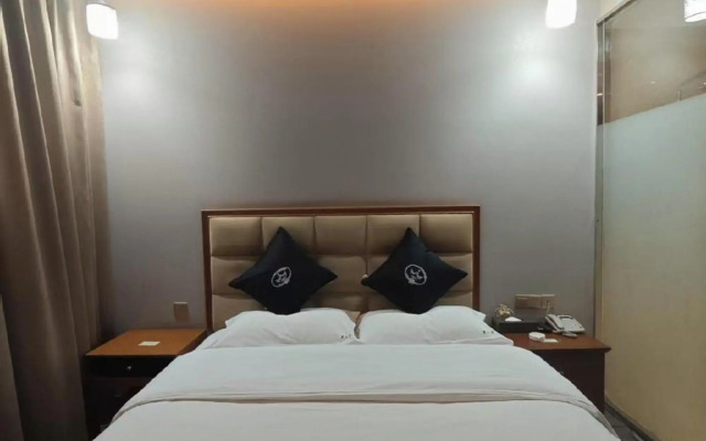 Black Prince Art Hotel (Luzhou Longmatan District Government Store)