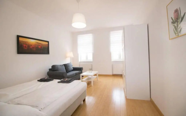 Studio-Apartment between Schoenbrunn & the City Center (26)