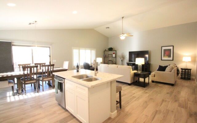 Casa Cave Creek 3 Bedroom Home by RedAwning