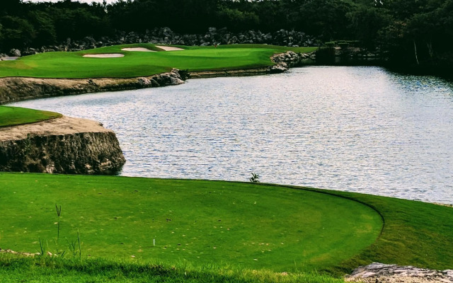 Bahia Principe & Golf Residences (Terrazas Condo)