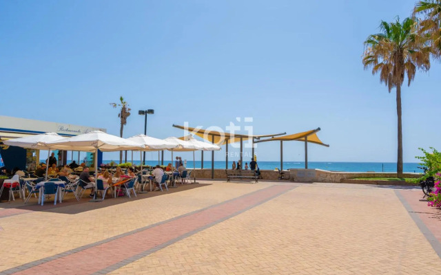 Lovely Loft with swimming pool and sea views Koti Rentals