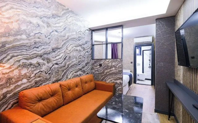 Nomad Hub Istanbul Suit