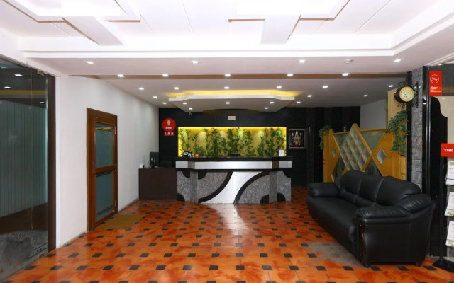 OYO 5319 Hotel Navaratna