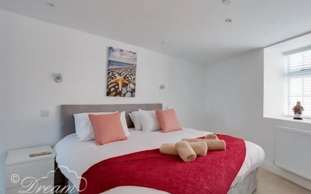Old Coastguard Apartment 2