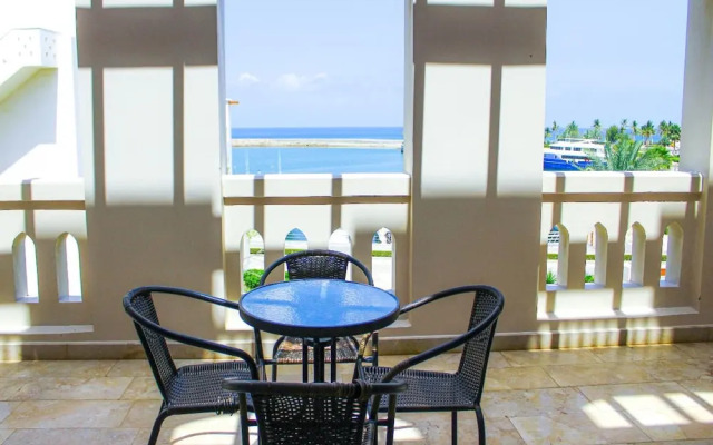 Stunning 3-bedroom Coastal Retreat