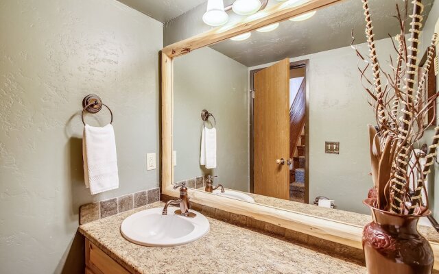 Cedars 53 3 Bedroom Condo by RedAwning