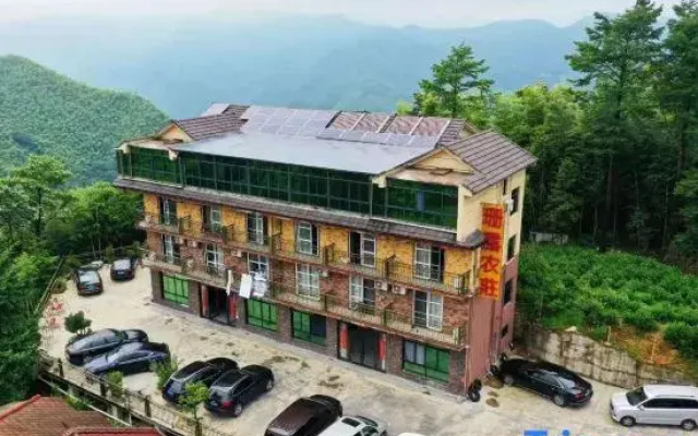 Anji Shanlu Life Minimalist Leisure Homestay (Canglong Baipu)