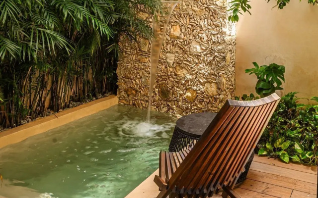 Adoro Hotel Boutique