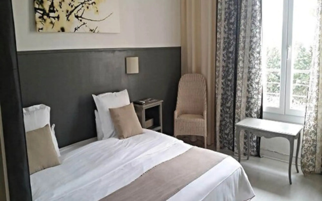 Les Aubuns Country Hôtel