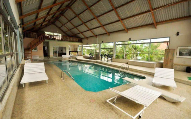Jeromes Gardens And Suites