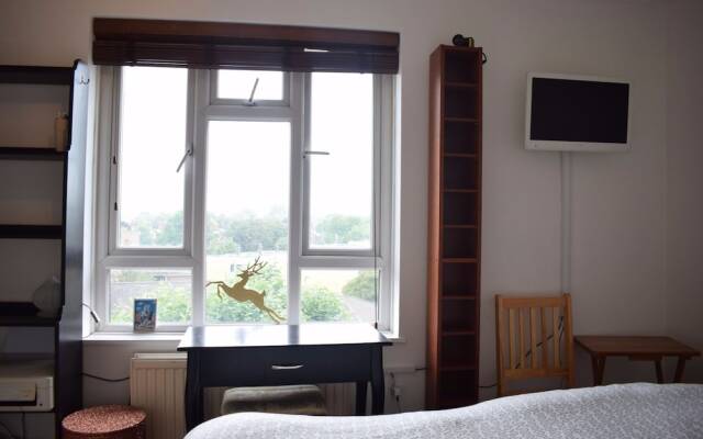 1 Bedroom Apartment in North London
