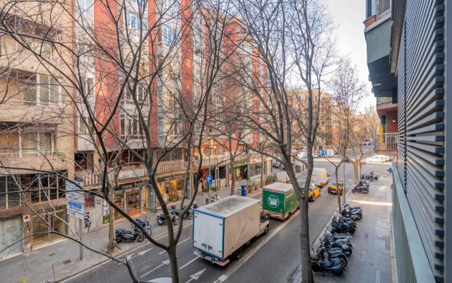 Modern and bright apartment in Eixample 3-1
