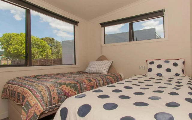 Hetherington Haven - Whangamata Holiday Home